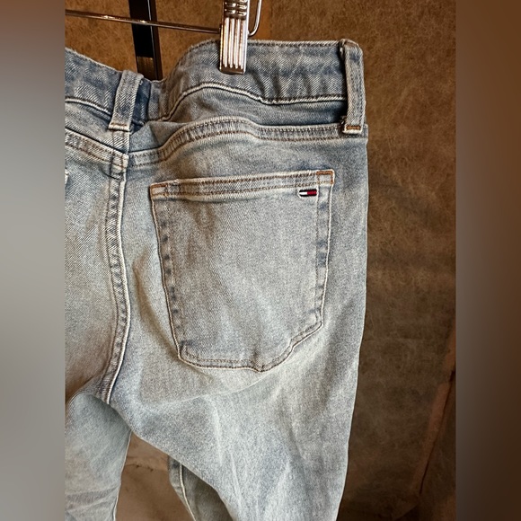 Tommy Hilfiger Patch Boyfriend Cropped Distressed Jeans Sz 2 Stars & H Patches - Picture 15 of 16